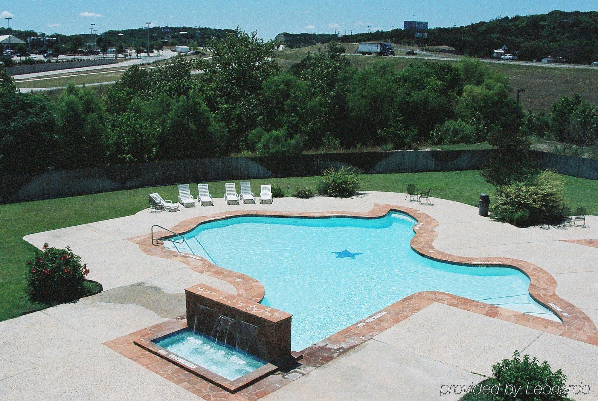 Holiday Inn Express & Suites Kerrville Exterior foto