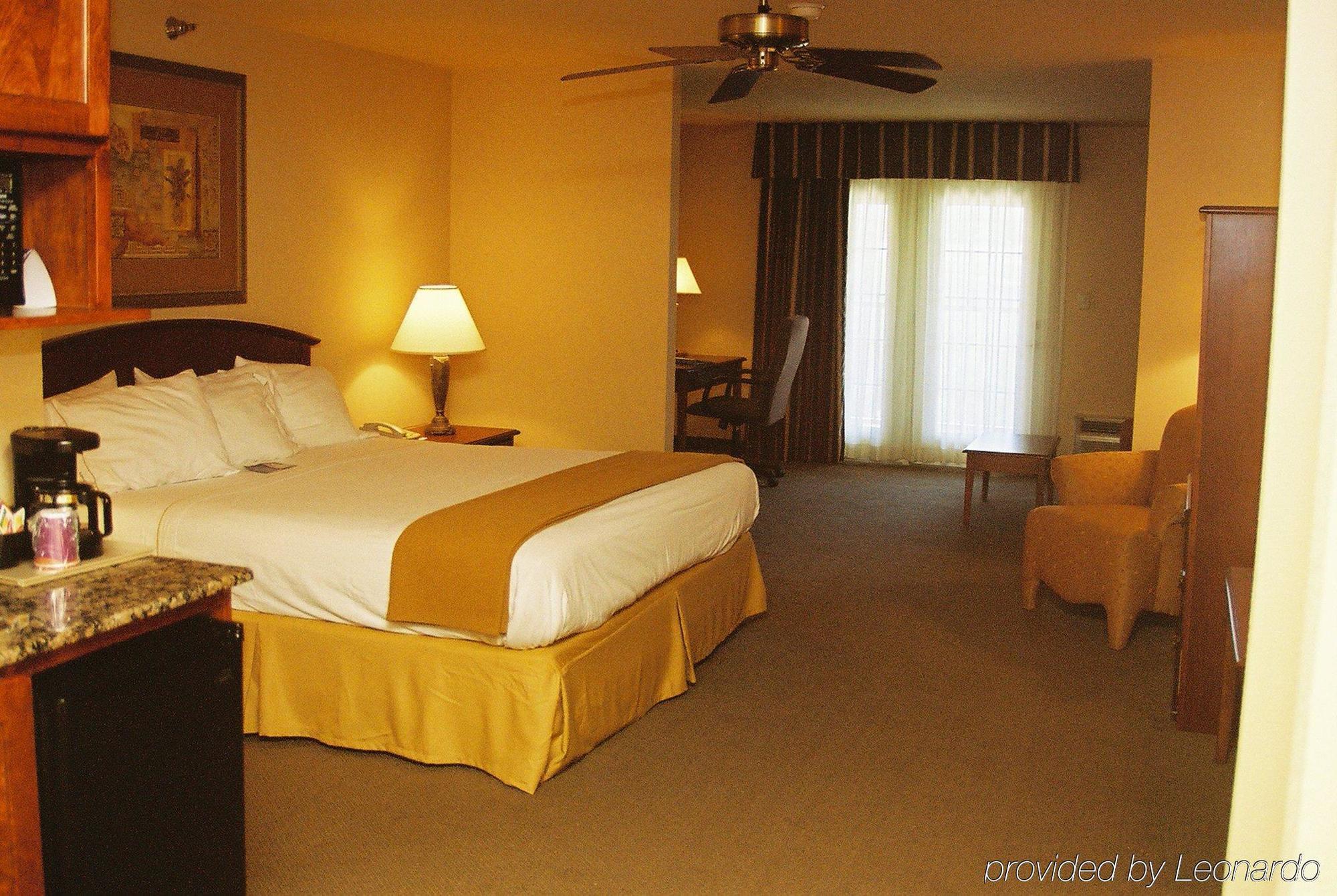 Holiday Inn Express & Suites Kerrville Quarto foto