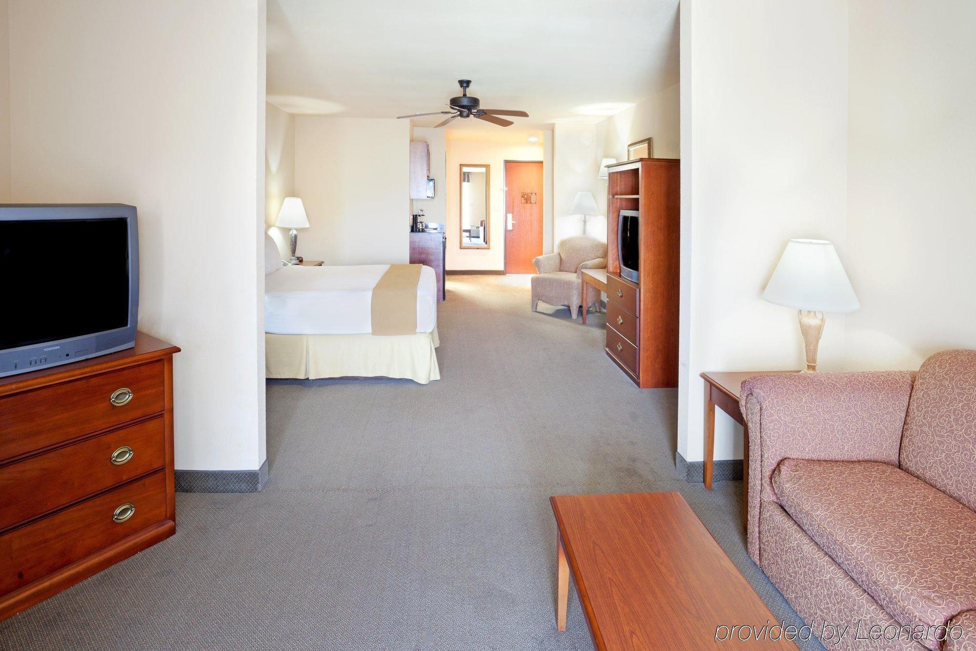 Holiday Inn Express & Suites Kerrville Quarto foto