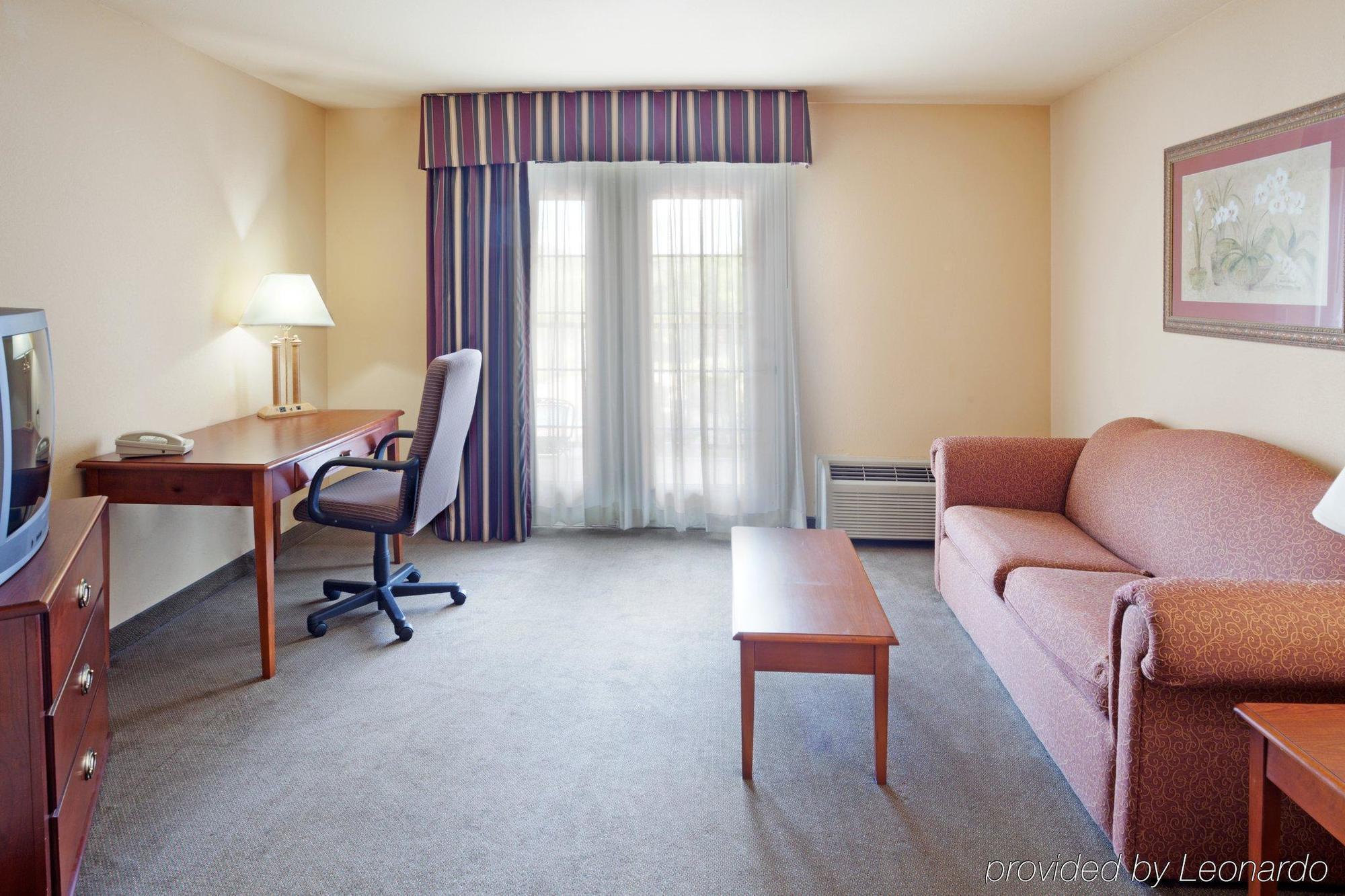 Holiday Inn Express & Suites Kerrville Quarto foto